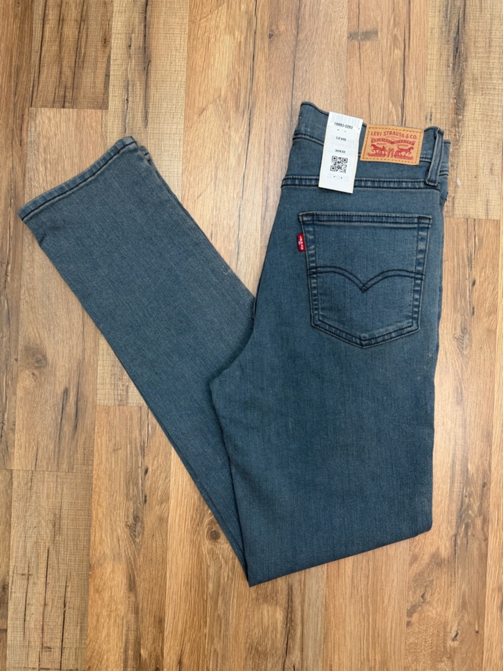 Levi's 724 High Rise Slim Straight Jeans 30x32 Gray Wash‎ NWT